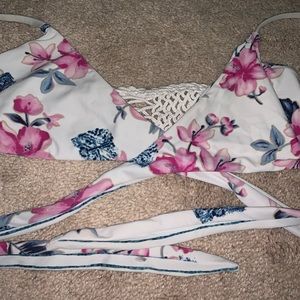 Only worn 2 times older style Frankies Bikinis top